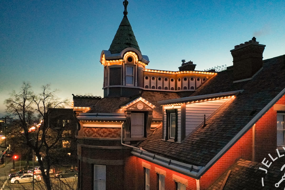 How Permanent Lights Attach to Your House (Without Damage)